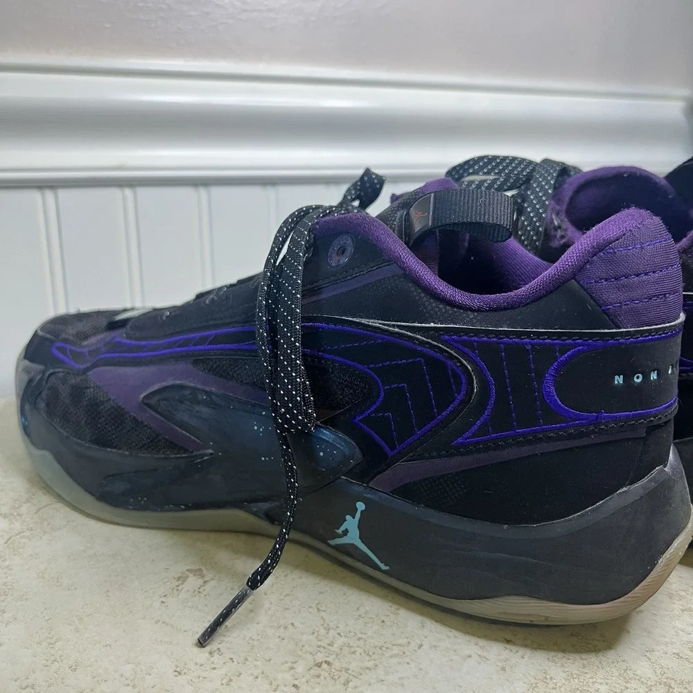 Jordan Luka 2 Cave Purple Sneaker Men Size 9 DX8733-001 Black Pitch Violet Kicks
